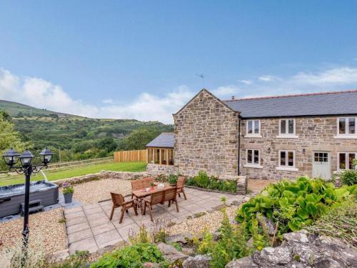 Iekārtas, 3 Bed in Wrexham oc-83938 in Coedpoeth