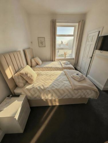 Twin-Family room at St Michaels near Leeds Airport gîte à louer Yeadon