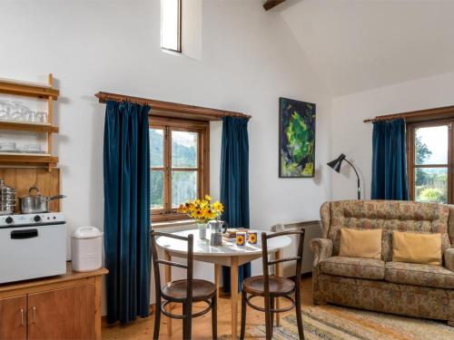 Iekārtas, 1 Bed in Crickhowell oc-bn079 in Llangynidr