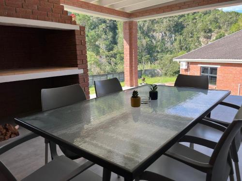 View, Sky Holiday House in Abbotsford