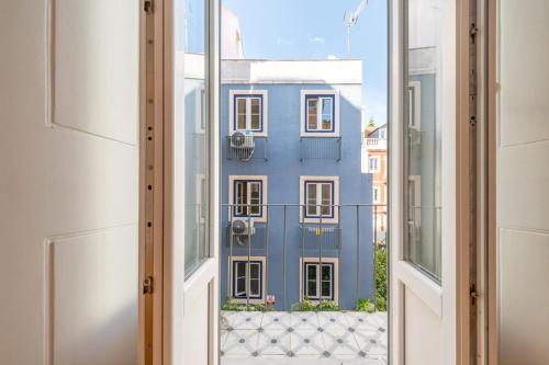 ALTIDO New and Trendy 2-bed flat with seaview in Lapa - image 13