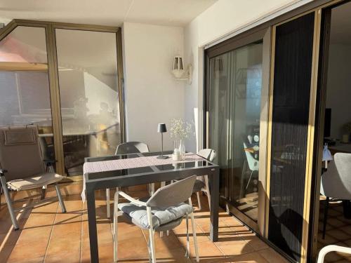 Brissago Lake and Pool Studio Lake View Indoor Pool in 布里薩戈