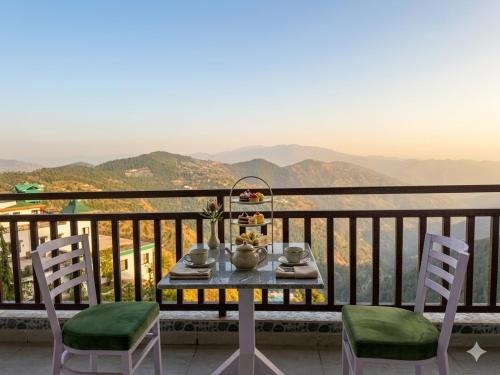 The Hamilton Valley View, Koti - A Beautiful Resort in Cloud's in 西姆拉