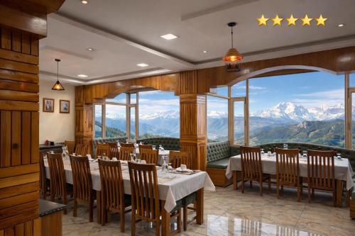 The Hamilton Valley View, Koti - A Beautiful Resort in Cloud's in 西姆拉