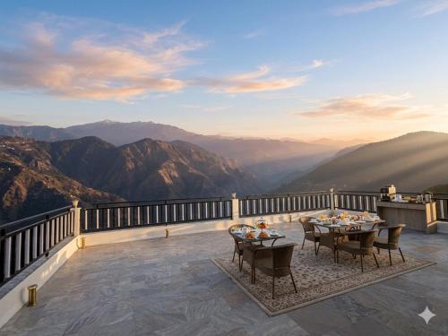 The Hamilton Valley View, Koti - A Beautiful Resort in Cloud's in 西姆拉
