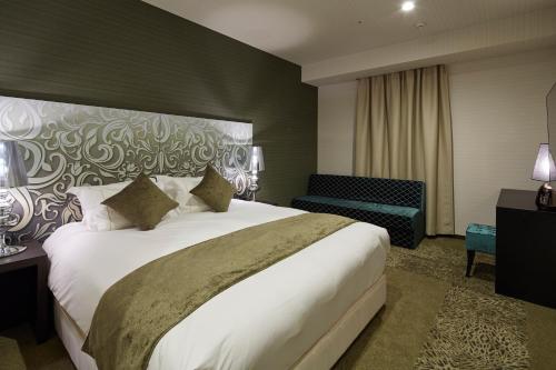 Centurion Hotel Grand Kobe Station Room Type - Superior King Room  (with Sofa bed from 3 Adults)- Non-Smoking