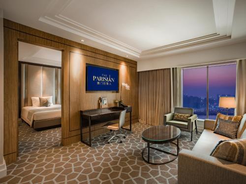 room detail thumbnail 1