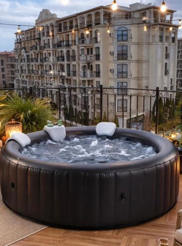 VIP apartment with sea view – khách sạn tại Yurta
