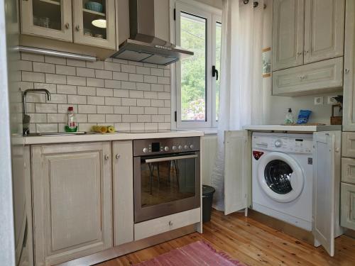 Kitchen, Peonia Flower House in Svoronata