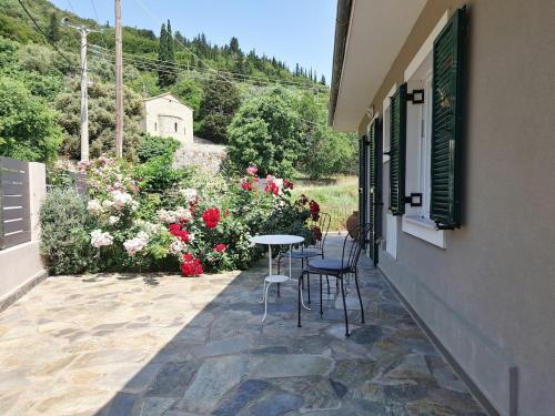 Exterior view, Peonia Flower House in Svoronata