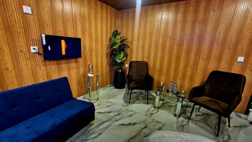 Hotel Five Rivers - 2 Min to Allama Iqbal International Airport Lahore - image 4