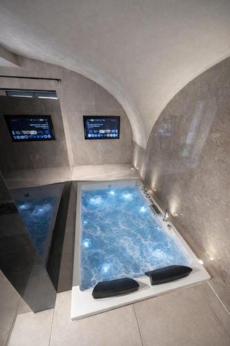 Twentyseven Luxury Suite