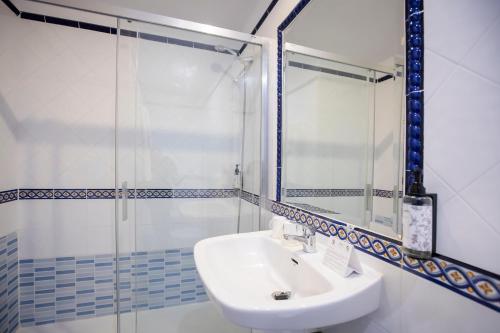 Hotel Mediterraneo Carihuela - image 42