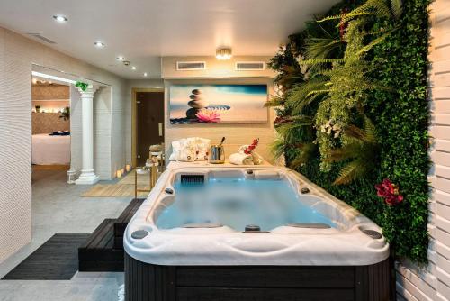 Spa, Moon Dreams Torremolinos in 托雷莫利諾斯市中心