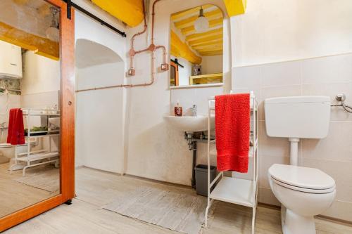 Residence with breathtaking views in the medieval village in Fratte Rosa