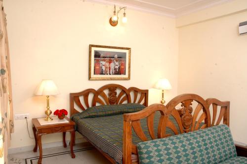 2 twin beds