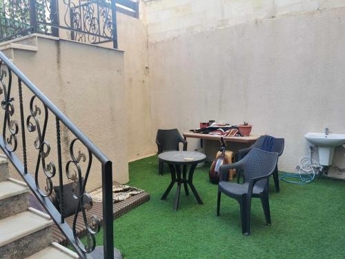 Romantic charming apartment near University Street 100 m nearly amoung the center of public tranport in Al Jizah