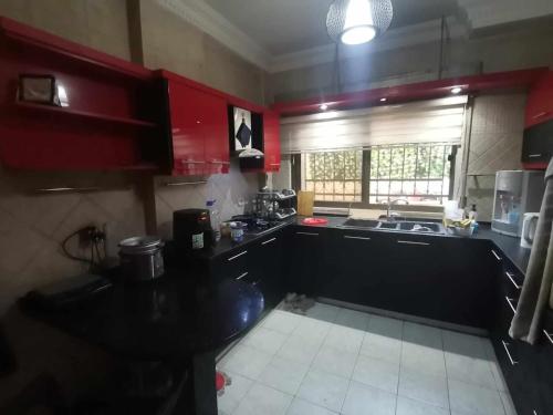 Romantic charming apartment near University Street 100 m nearly amoung the center of public tranport in Al Jizah