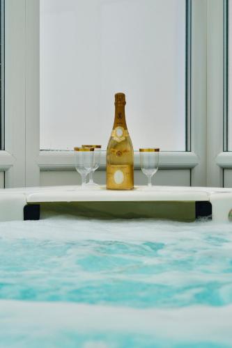 6BR House with Butler, Sauna & Hot Tub in Glasgow in Chapelhall