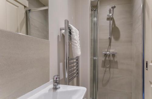 Patrick's Pool- 4 Bedroom4 Bathroom Most Central Luxury Townhouse! - image 19