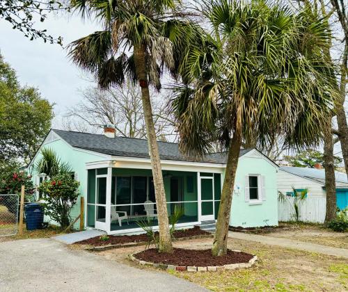 Exterior view, Ocean Breeze Cottage 3 Bedroom House in Other