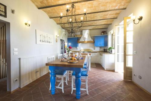 Panoramic villa on the hills of the Langhe among the vineyards large swimming pool in Farigliano