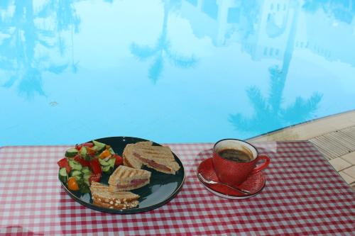 Food and beverages, Herrmes Hostel أجانب فقط in Sharm El Sheikh