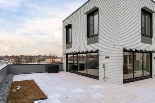 บริการและสิ่งอำนวยความสะดวก, Blueground East Somerville rooftop nr Prospect Park BOS-1106 in ซอเมอร์วิล (MA)