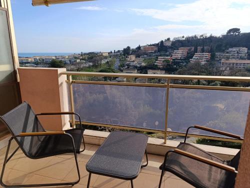 Studio vue mer - Piscine & Clim - 2 personnes - Location saisonnière - Villeneuve-Loubet