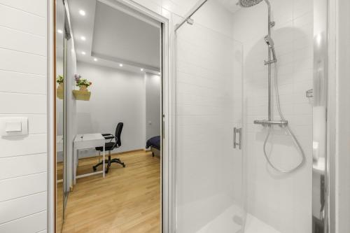 Canal Saint-Martin Spacious 2BR with NetFlix - image 9