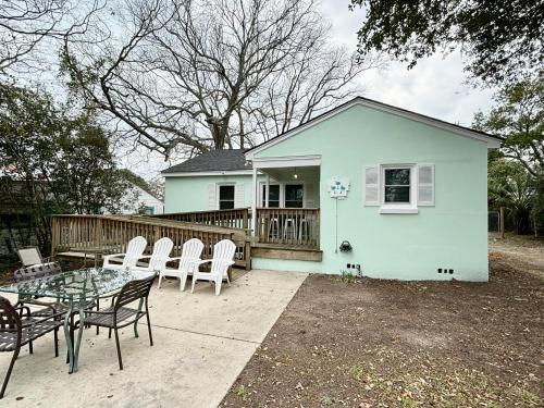 Garden, Ocean Breeze Cottage 3 Bedroom House in Other