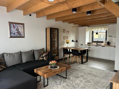 2 bedrooms, 4 beds