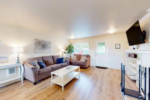 On the Water's Edge - Dog-Friendly Crabbing Bridge Views & More in 沃爾德波特