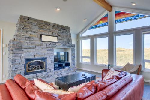 Oceanfront Home with Bay Views Free WiFi Gas Grill & Gas Fireplace – khách sạn tại Bayshore