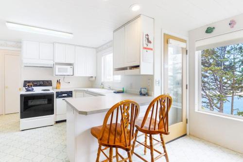 Dreamy coastal getaway with stunning ocean views washer&dryer free WiFi cable in 沃爾德波特