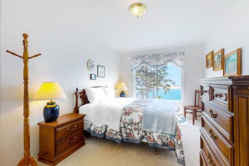 Dreamy coastal getaway with stunning ocean views washer&dryer free WiFi cable in 沃爾德波特