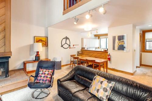 3BR Townhome in Northstar - Shuttle to slopes – khách sạn tại Truckee