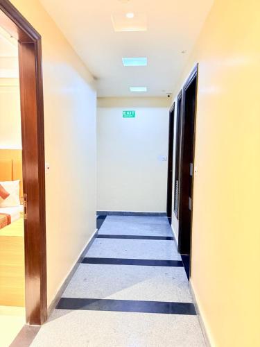 Hotel Raj Mahal Inn @ New Delhi - 숙소 외관