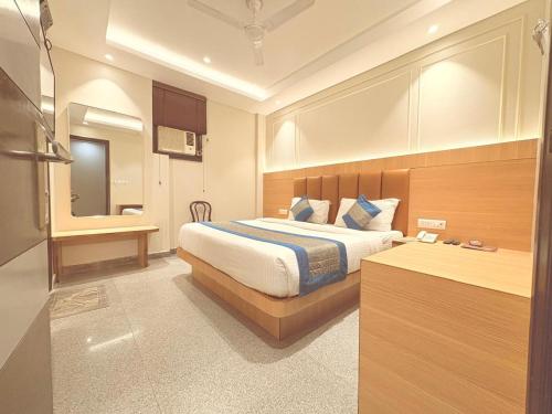 Hotel Raj Mahal Inn @ New Delhi