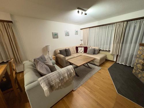 Modern Tasch Apartment with Free Parking - Randa
