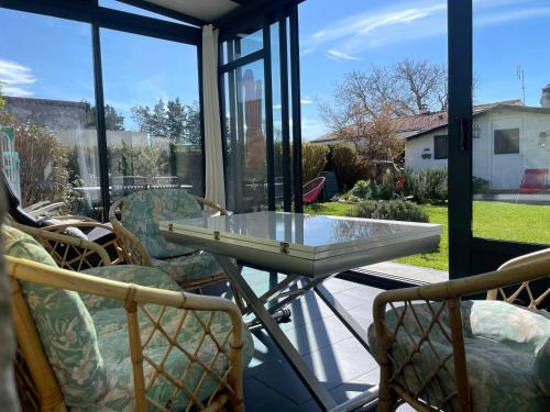 Iekārtas, ღ La Demeure - Maison calme & cosy, Wifi, Jardin in Verines
