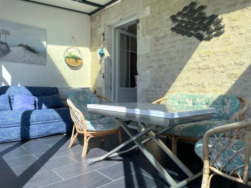Iekārtas, ღ La Demeure - Maison calme & cosy, Wifi, Jardin in Verines