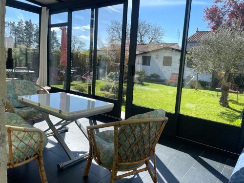 Iekārtas, ღ La Demeure - Maison calme & cosy, Wifi, Jardin in Verines