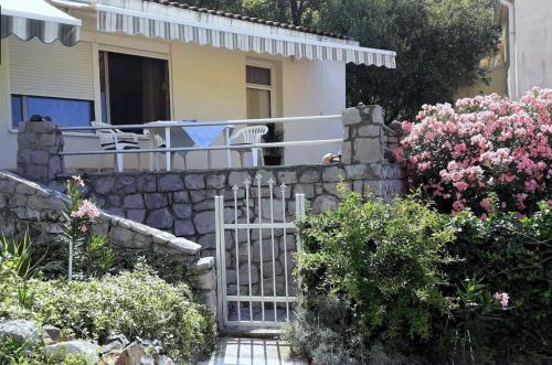 Freedom and Nature House