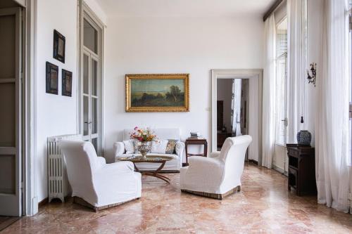 Como lake - Villa Ruscone with wedding location in Lasnigo