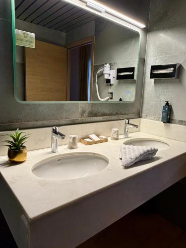 Hôtel Le Yachtman - image 32
