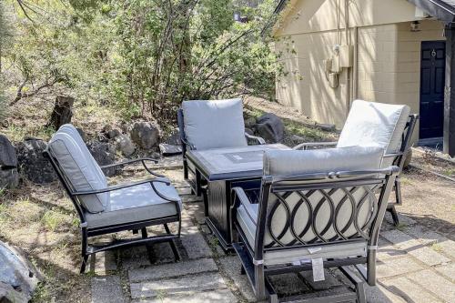 Charming hotel with lakeview golf skiing WiFi & Netflix in Kings Beach (CA)