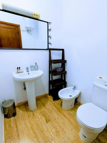Las Palmeras Guest House - image 7