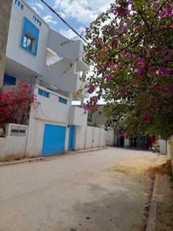 Residence Mezrani - 4 voyageurs avec 2 Chambres, 1 salon et 1 belle terrasse !!! in 艾利亞納
