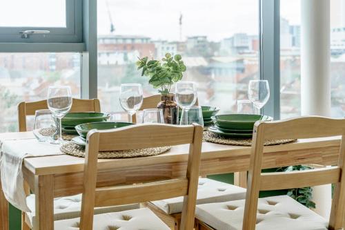 บริการและสิ่งอำนวยความสะดวก, Stunning Central Penthouse - Views Parking Gym - Pass the Keys in แซนดี โรว์ แอเรีย